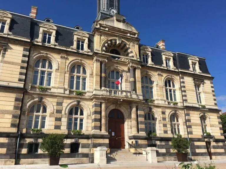 Roanne (42300)